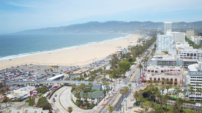 The Waverly in Santa Monica, CA - Building Photo - Building Photo
