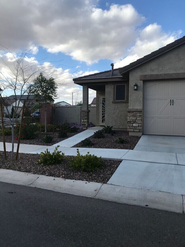 14364 W Surrey Dr in Surprise, AZ - Building Photo - Building Photo