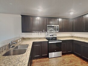 833 Chatham Walk Dr in Ruskin, FL - Building Photo - Building Photo