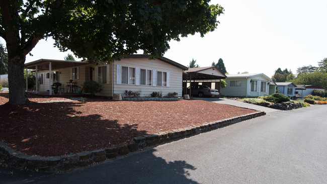 Edgewood Park in Albany, OR - Building Photo - Building Photo