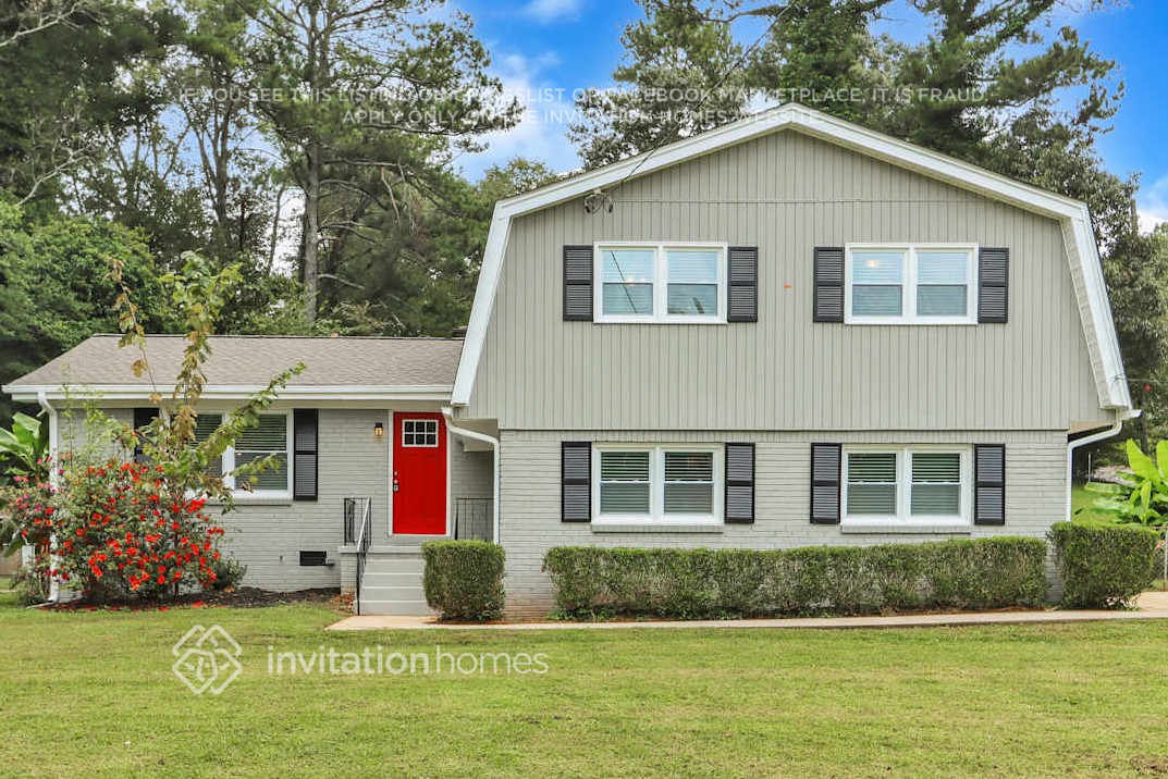 2379 Tiffany Cir in Decatur, GA - Building Photo