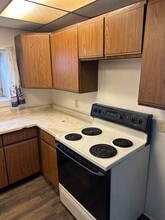 305 W Railroad St, Unit #3 in Lena, IL - Foto de edificio - Building Photo