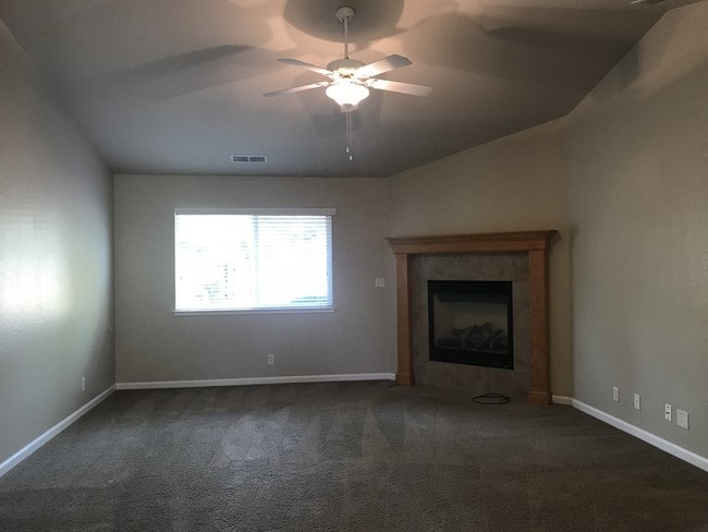 140 Delaney Dr in Chico, CA - Building Photo - Building Photo