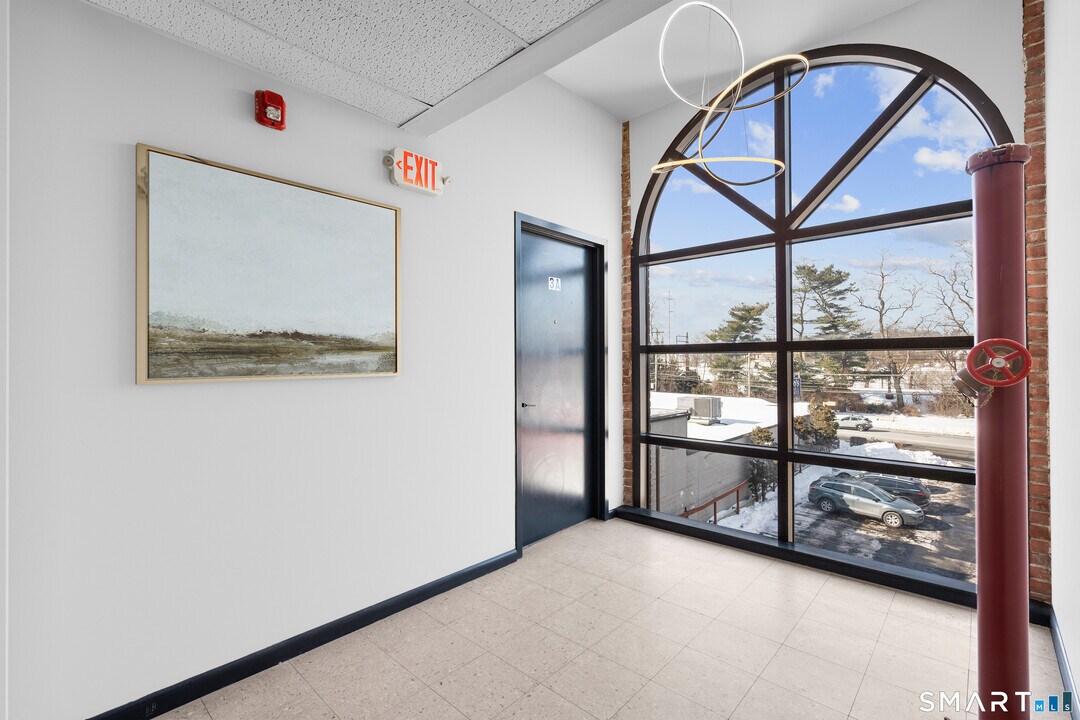 937 Post Rd in Fairfield, CT - Building Photo