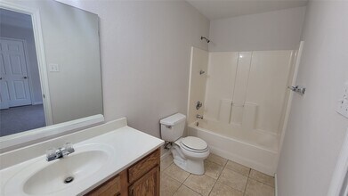 10420 Royal Tricia Dr in Conroe, TX - Building Photo - Building Photo