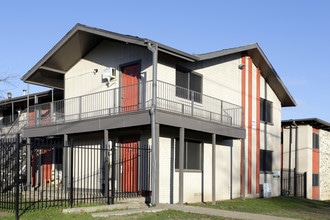 Beaux House in Dallas, TX - Building Photo - Building Photo