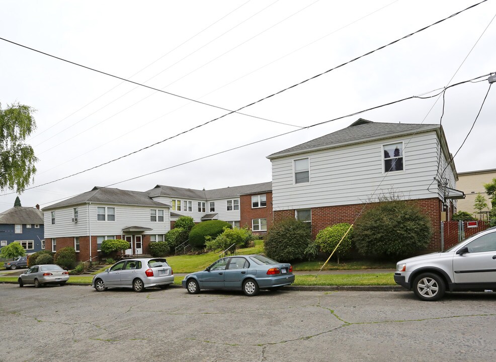 Pacific Court in Portland, OR - Foto de edificio