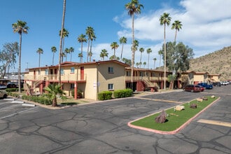 North Mountain Foothills in Phoenix, AZ - Building Photo - Building Photo