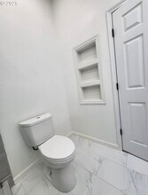 2114 SE 60th Ave in Hillsboro, OR - Building Photo - Building Photo