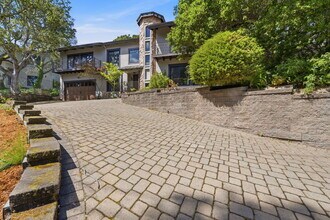 158 Los Robles Dr in Burlingame, CA - Building Photo - Building Photo