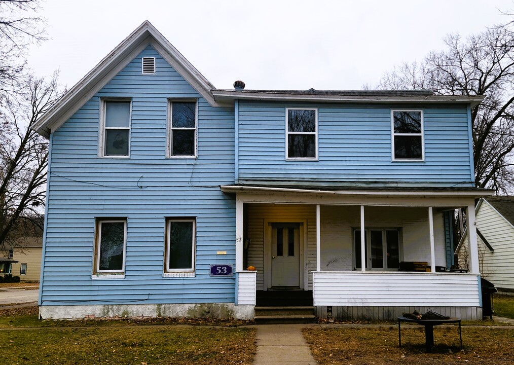 53 W 9th St, Unit 4 in Winona, MN - Building Photo