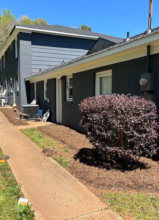 1313 County Home Rd in Conover, NC - Building Photo