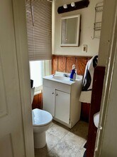 21 Morris St, Unit 3 Rooms. 1st Floor in Cohoes, NY - Building Photo - Building Photo