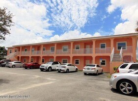 2087 Hidden Grove Ln in Merritt Island, FL - Building Photo