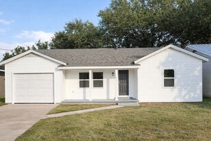 1205 S Georgia St in Orange, TX - Building Photo