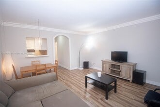 600 Layne Blvd in Hallandale Beach, FL - Building Photo - Building Photo