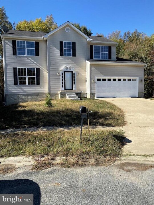 2933 Ariel Ct in Waldorf, MD - Building Photo