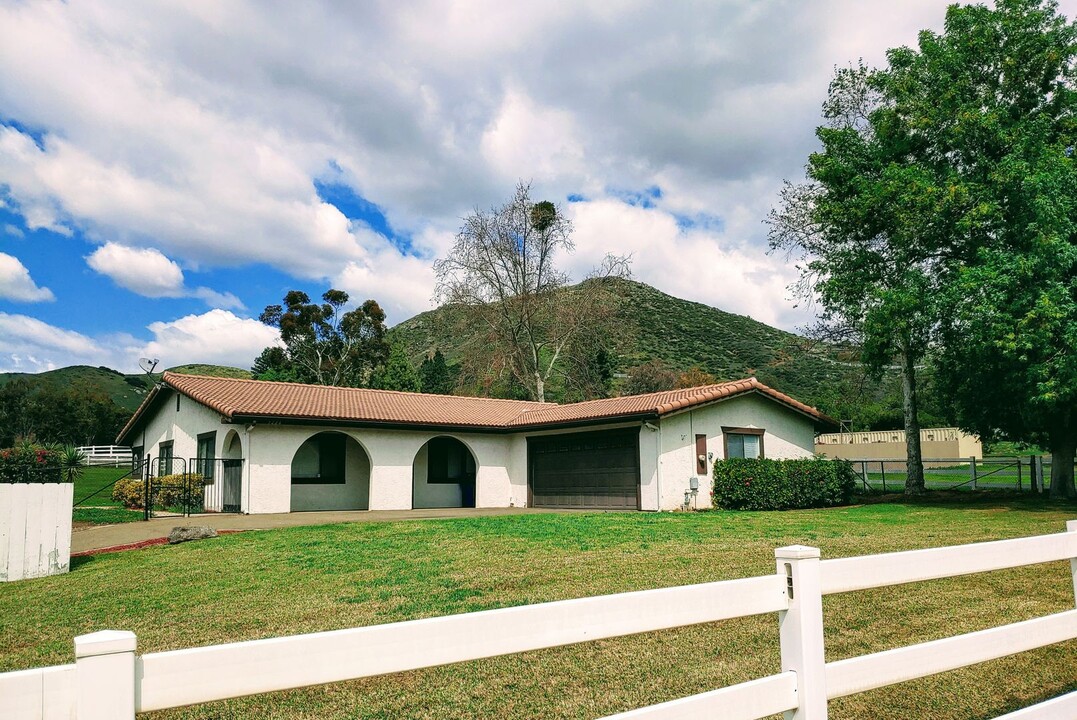 5228 Dehesa Rd in El Cajon, CA - Building Photo