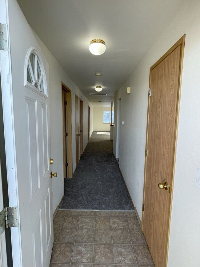 5550 Glenridge Wy in Klamath Falls, OR - Building Photo - Building Photo