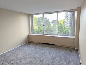 12700 Lake Ave in Lakewood, OH - Building Photo - Building Photo