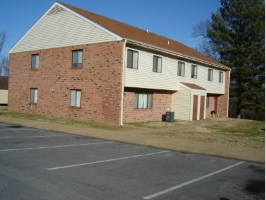 Crockett Manor in Trenton, TN - Building Photo