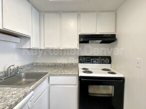 17053 E Tennessee Dr in Aurora, CO - Building Photo - Building Photo