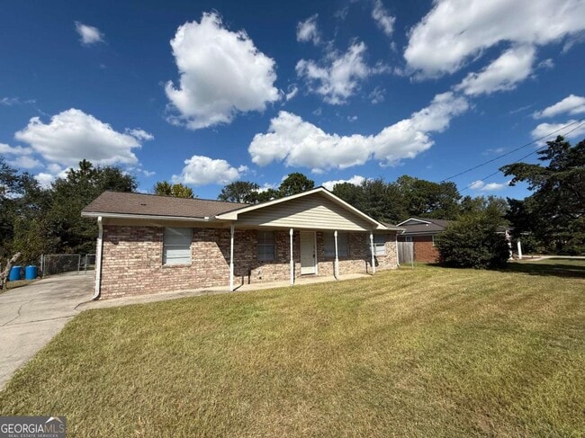 240 Deerwood Dr in Hinesville, GA - Building Photo - Building Photo