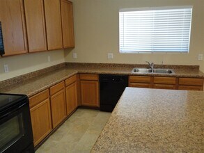 9567 W Frank Ave in Peoria, AZ - Foto de edificio - Building Photo