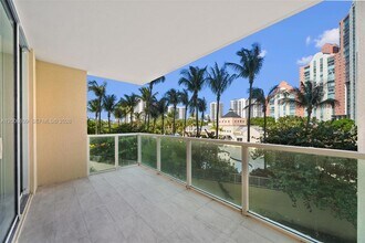 3340 NE 190th St, Unit 403 in Aventura, FL - Foto de edificio - Building Photo