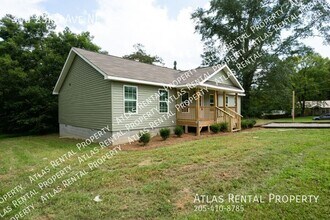 300 23rd Ave NE in Center Point, AL - Building Photo - Building Photo