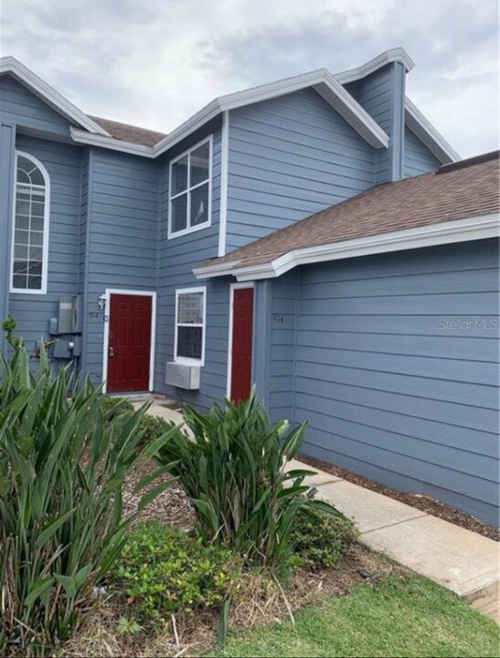 914 Caribbean Dr in Davenport, FL - Building Photo
