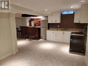 2524 Banfield Rd in Mississauga, ON - Building Photo - Building Photo