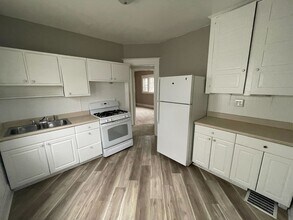239 Ann St NE in Grand Rapids, MI - Building Photo - Building Photo