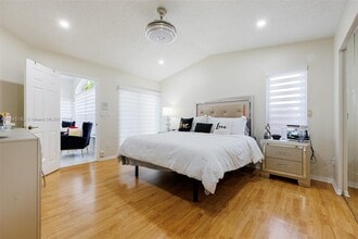 12340 SW 144th Ter in Miami, FL - Foto de edificio - Building Photo