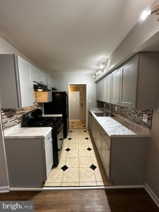2319 Freetown Ct, Unit 22-C in Reston, VA - Building Photo