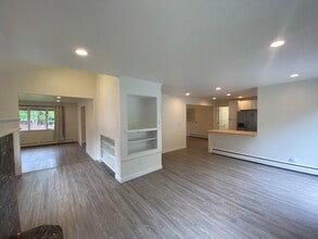 2511 Banbury Dr in Anchorage, AK - Building Photo - Building Photo