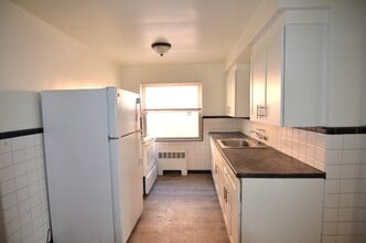 1623 Section Rd, Unit 2 in Cincinnati, OH - Foto de edificio - Building Photo