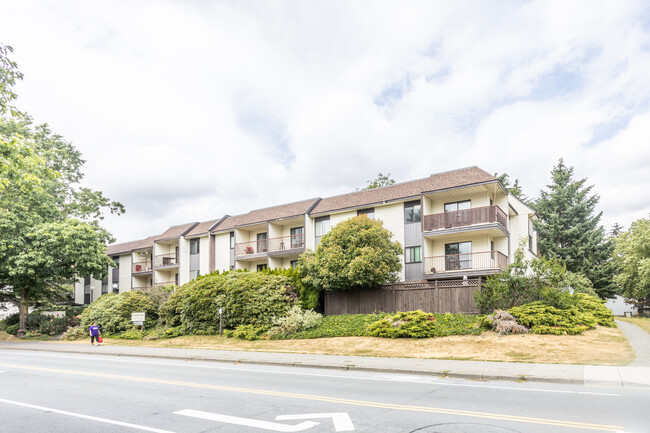 13775 74 Av in Surrey, BC - Building Photo - Building Photo