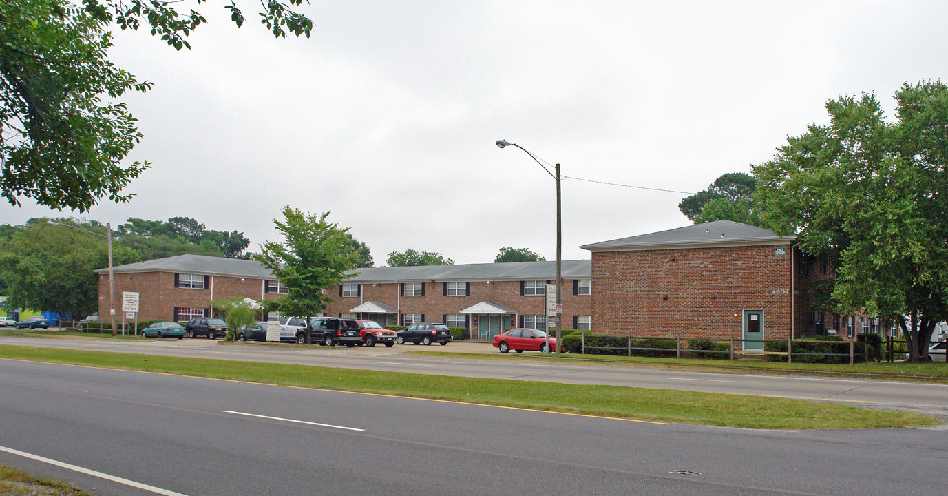 a4907p in Norfolk, VA - Building Photo