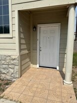 1020 Jesse St, Unit 2 in Weslaco, TX - Building Photo