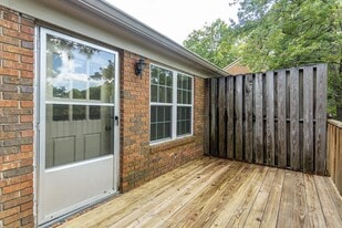 2105 Montreat Pkwy in Vestavia Hills, AL - Building Photo