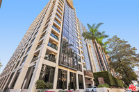 10724 Wilshire Blvd in Los Angeles, CA - Building Photo - Building Photo