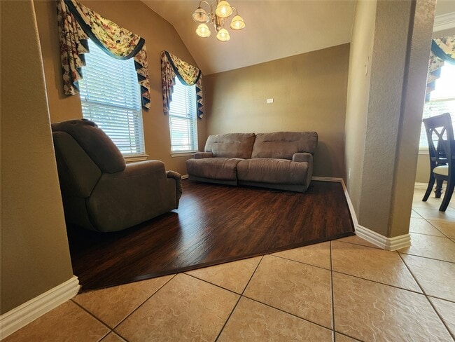 property at 4422 Meadow Way Dr