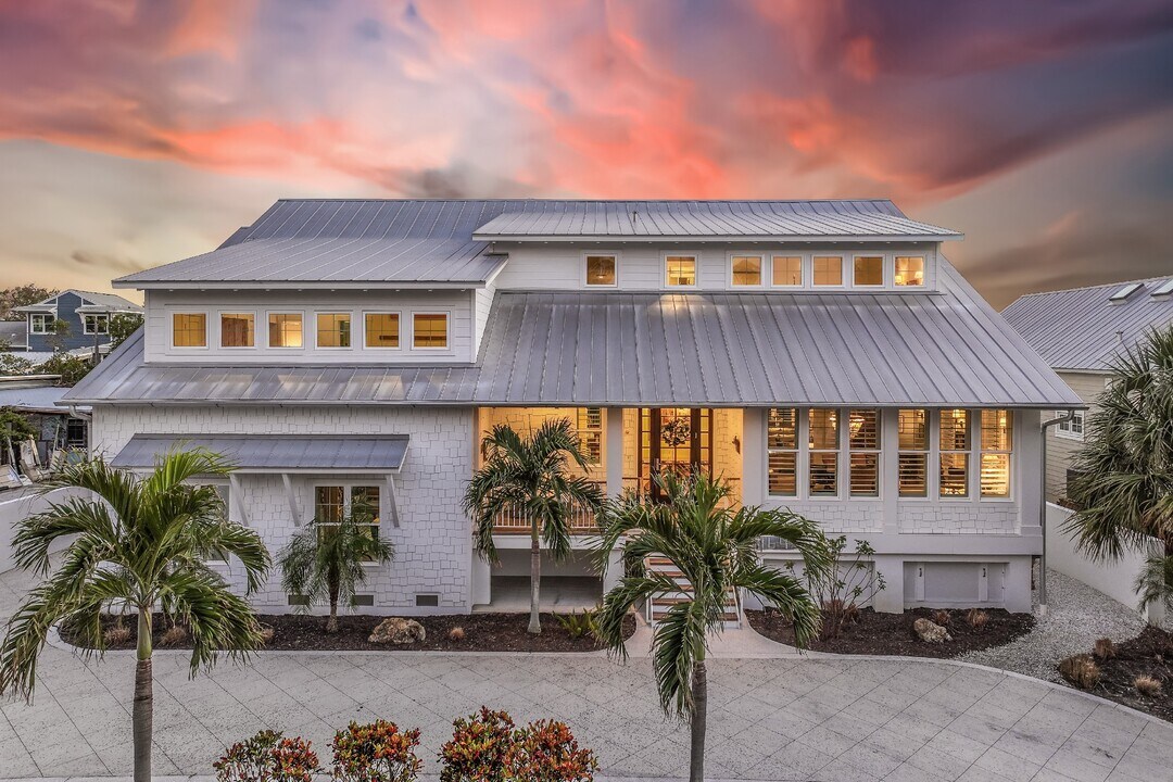 164 1st St E in Boca Grande, FL - Building Photo