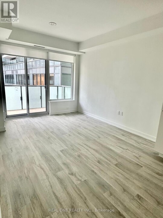 7-N437 Golden Lion Heights in Toronto, ON - Building Photo