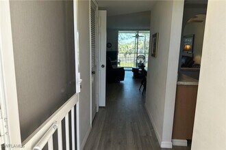 400 Forest Lakes Blvd in Naples, FL - Foto de edificio - Building Photo