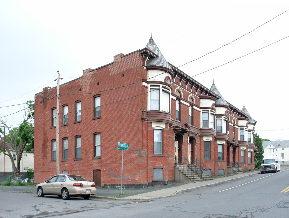 100 13th St in Watervliet, NY - Building Photo