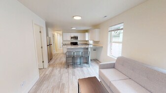 1214 Washtenaw Ct in Ann Arbor, MI - Building Photo