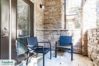 2101 Lakeside Lofts Cir in Cary, NC - Foto de edificio - Building Photo