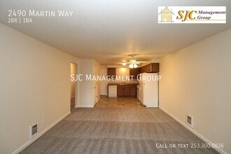 2490 Martin Way in Enumclaw, WA - Building Photo - Building Photo